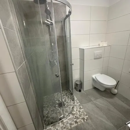 Lägenhet 101 *